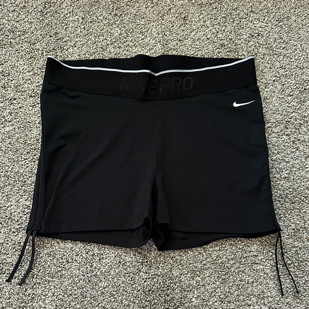 Nike Women's Black Athletic Shorts - Size Large